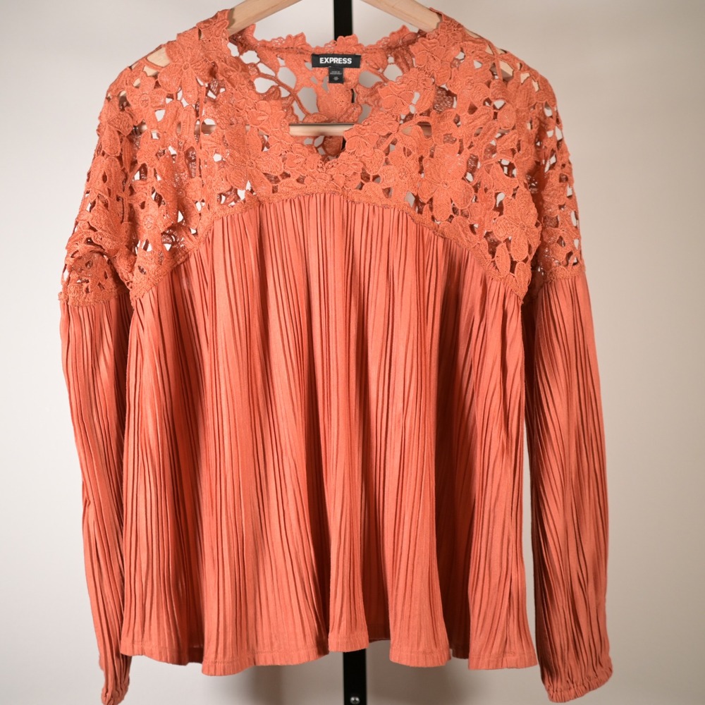 Express Women Orange Lace Yoke Pleated Long Sleeve Blouse Top XS Boho Terracotta